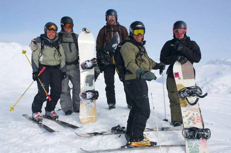 Finnish Freeride Team Heliski Riksgränsen 18 april 2009. Foto: Carl Lundberg